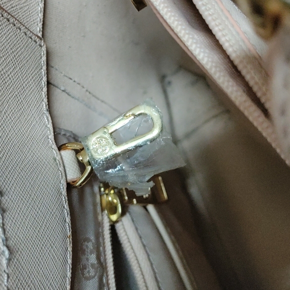 Tory Burch Blush Saffiano York Buckle Tote - Picture 13 of 13